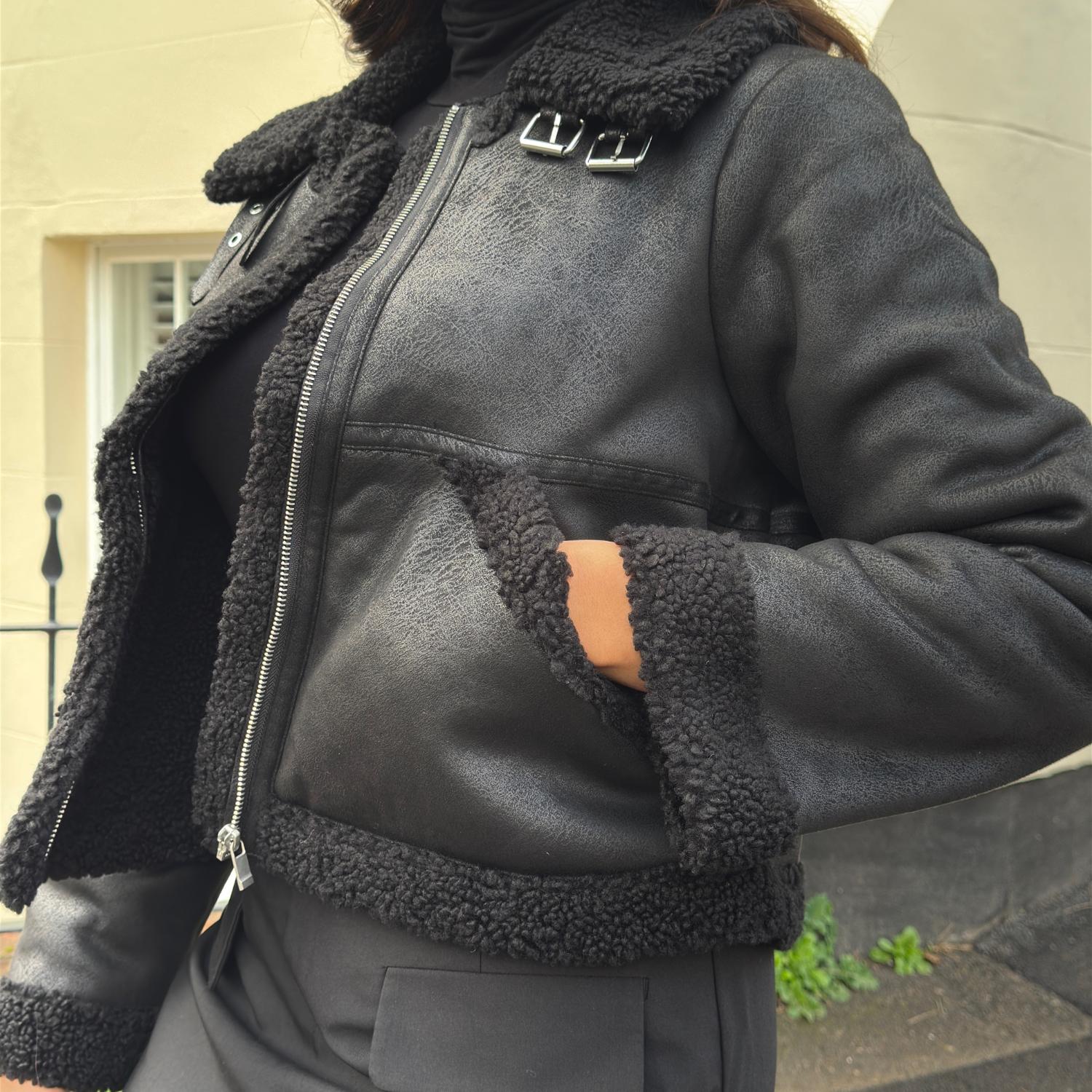 Bessie Aviator Jacke – Schwarz