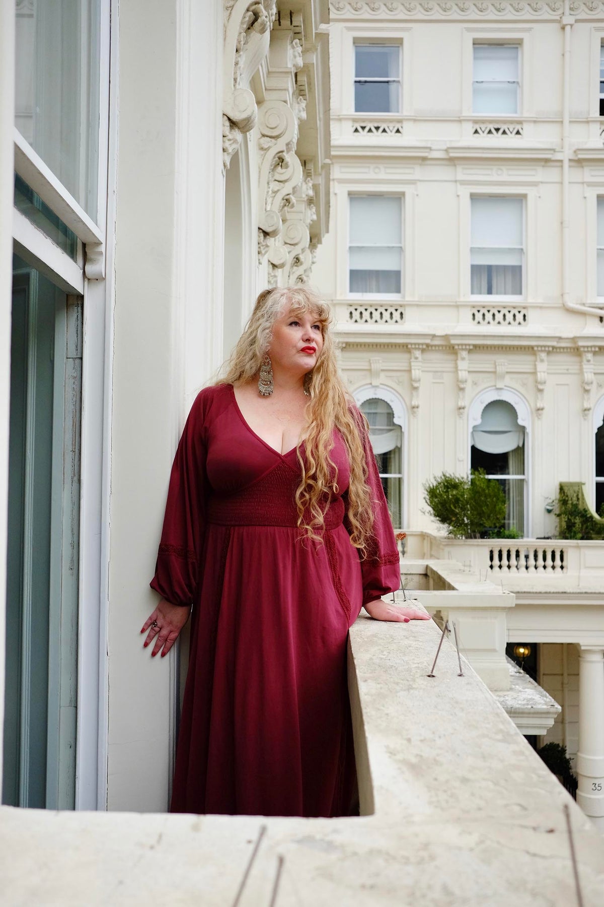 Skye Kleid mit Ballonärmeln und Spitzenbesatz - Burgundy