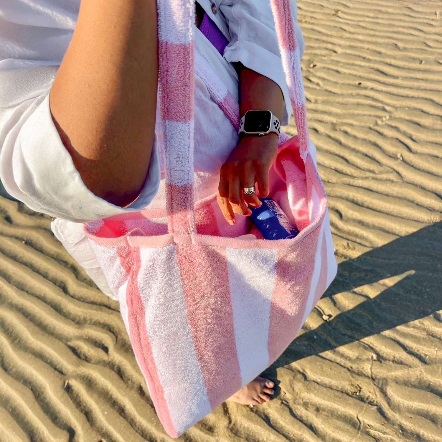 Big Softee 2-in-1 Strandtuch-Tasche – Pink/Weiß