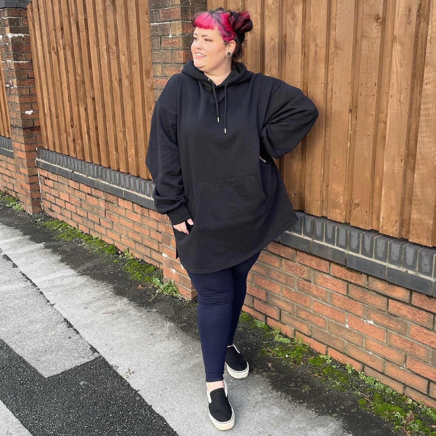 Longline Hoodie i ekologisk bomull - Svart