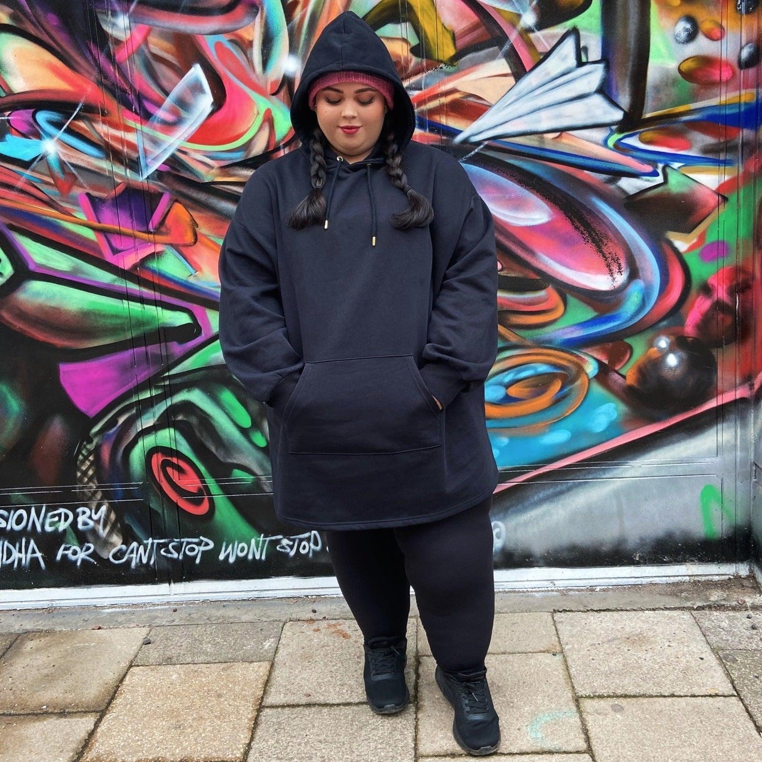 Longline Hoodie i ekologisk bomull - Svart