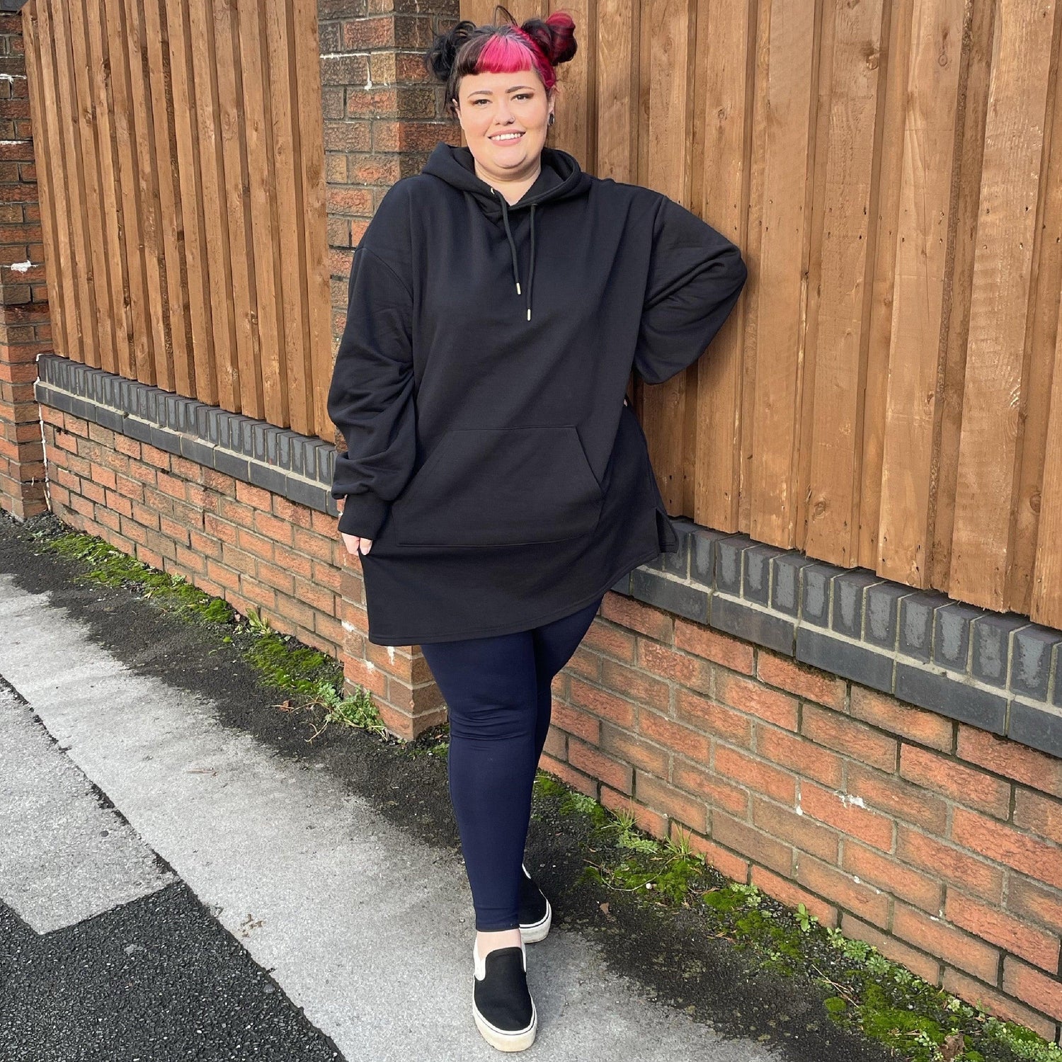 Longline Hoodie i ekologisk bomull - Svart