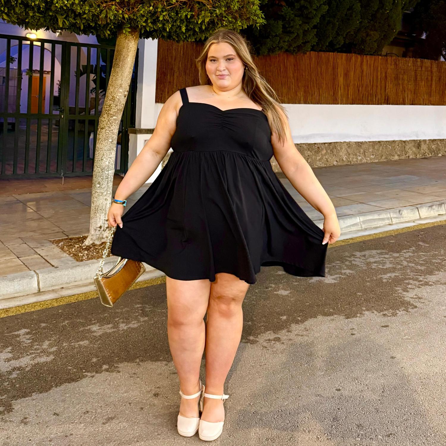 Audrey Kleid – Schwarz