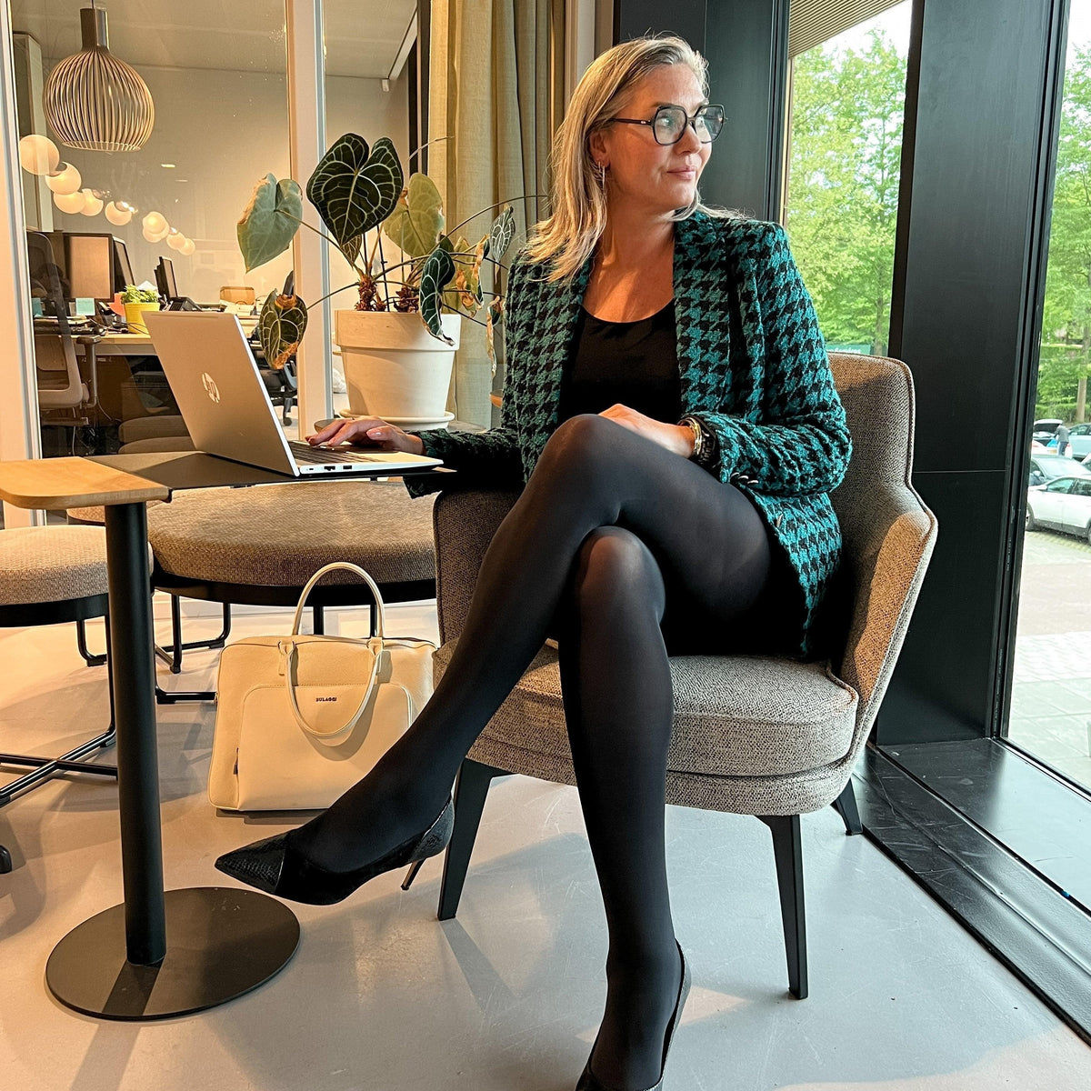 Huggy Light Support Tights - Svart