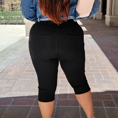Olivia, 5'9" - Size F