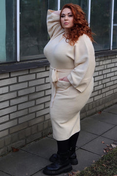 Pavlina, 5'4" - Size F