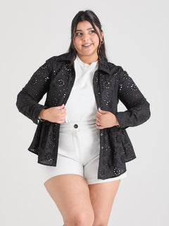 Simran, 5ft 4in / 163cm - Größe D2