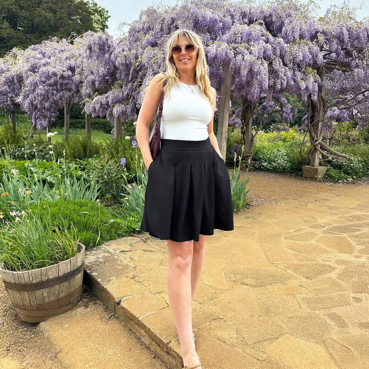 Toni, 5'7