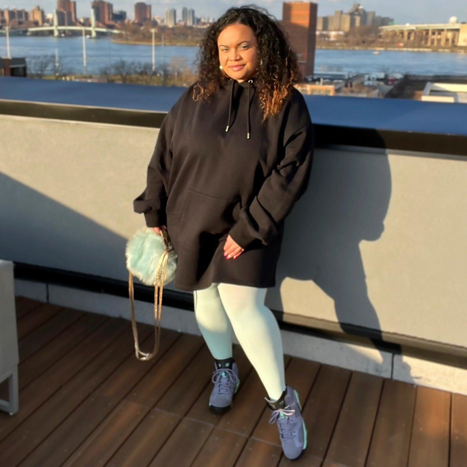 Longline Hoodie i ekologisk bomull - Svart