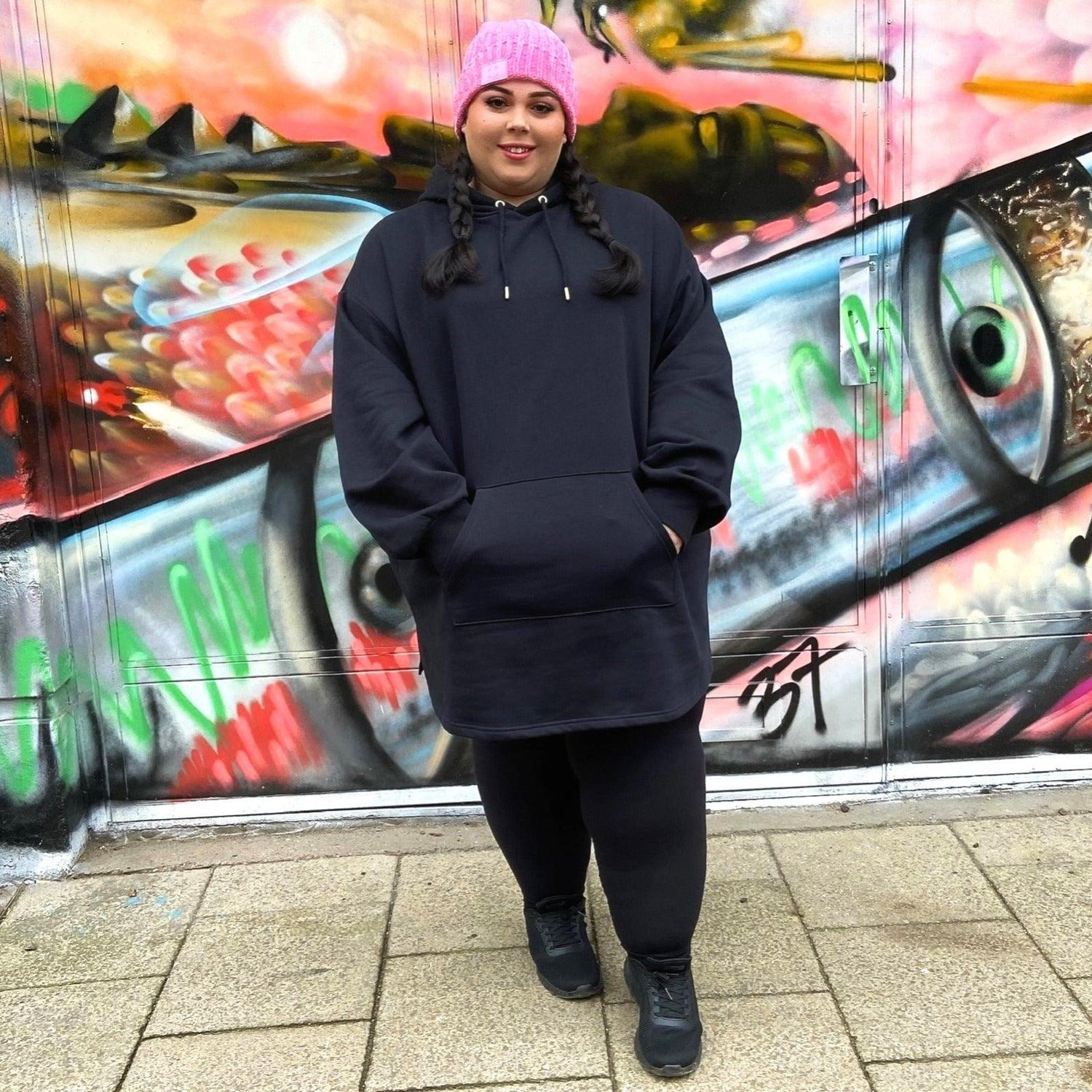 Longline Hoodie i ekologisk bomull - Svart